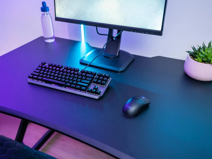 Trust Gaming GXT 834 Callaz TKL, LEDs RGB, Outemu Red, USB, DE