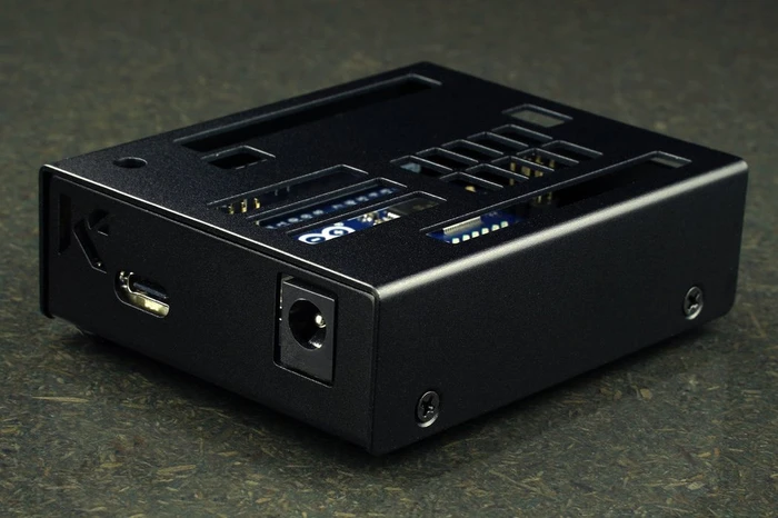 KKSB UNO R4 Aluminium Case, schwarz