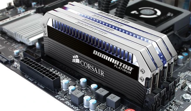 Corsair XMS3 Dominator Platinum UDIMM 8GB Kit, DDR3-3000, CL12-14-14-36