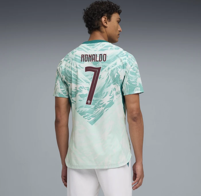 Puma FIFA WM 2026 Portugal Authentic Ronaldo Auswärtstrikot kurzarm (Herren)