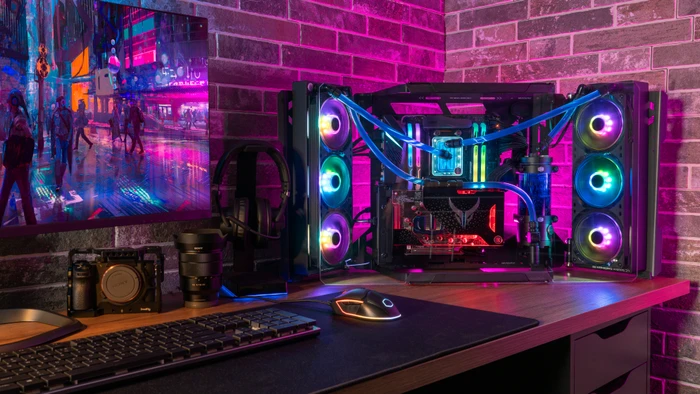Cooler Master MasterFrame 700, Glasfenster