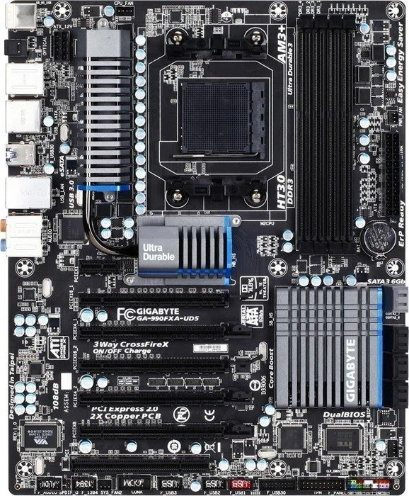 GIGABYTE GA-990FXA-UD5 (AMD AM3+)