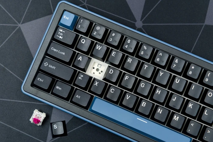 Ducky OK-M-65, Black and Blue, KKT Baby Blue Tactile, USB/Bluetooth, DE