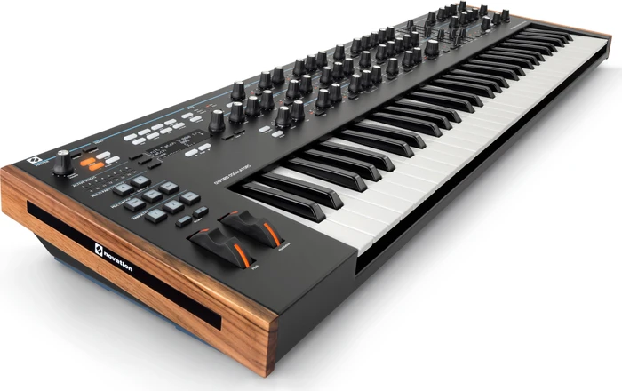 Novation Summit – Bild 3 von 4