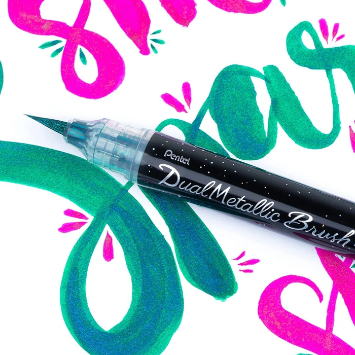 Pentel Dual Metallic Brush XGFH-D Glitzertinte Pinselstift grün/blau metallic, Blister (XGFH-DDX) – Bild 5 von 7