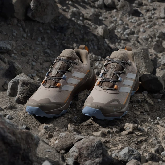 adidas Terrex Skychaser AX5 Gore-Tex wonder taupe/off white/glow blue (Damen)
