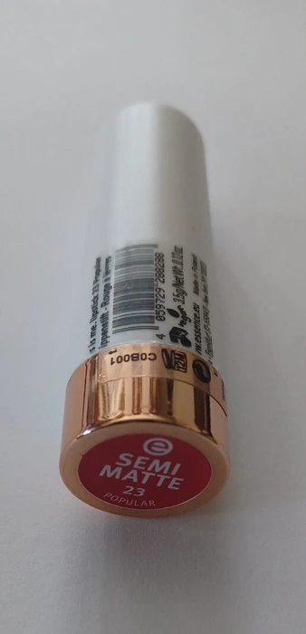 Essence This Is Me. Lipstick 23 popular, 3.5g