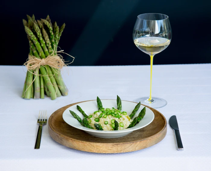 Riedel Fatto A Mano Oaked Chardonnay Weißweinglas gelb