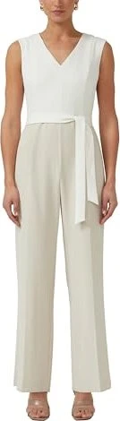 s.Oliver Ärmelloser Jumpsuit mit Bindegürtel Jumpsuit beige (Damen)