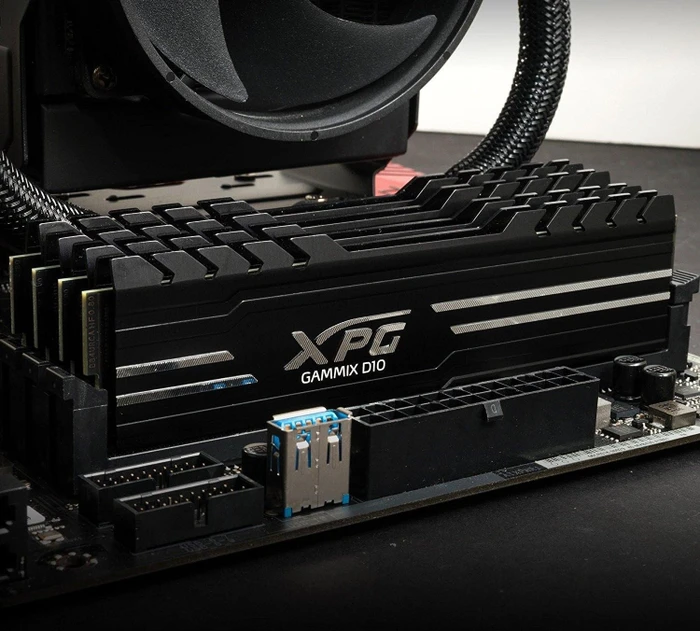 ADATA XPG Gammix D10 schwarz UDIMM 32GB Kit, DDR4-3200, CL16-20-20