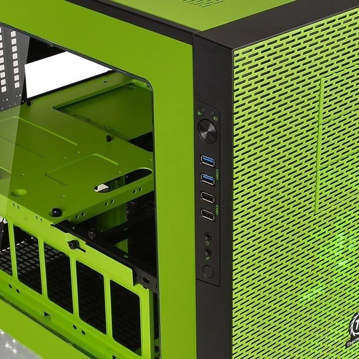 Thermaltake Core X5 Riing Edition, Acrylfenster