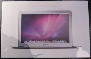 Apple MacBook Air 13.3" silber, Core 2 Duo, 2GB RAM, 80GB HDD, DE