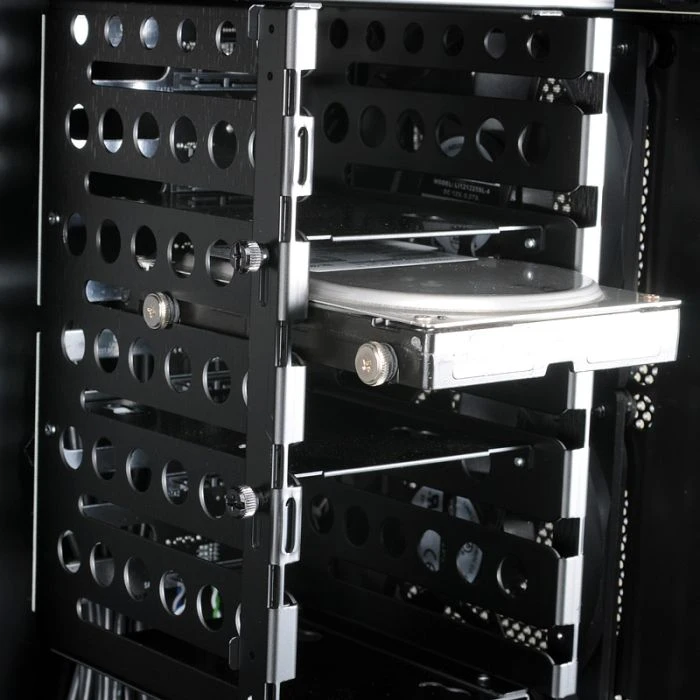 Lian Li PC-V750B schwarz