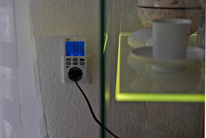Brennenstuhl Comfort-Line digitale Wochenzeitschaltuhr, IP20, weiß