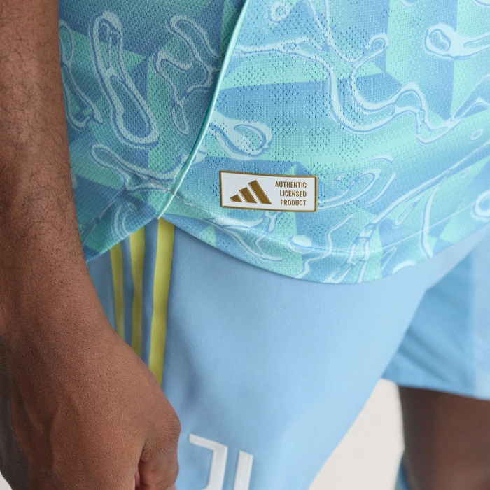 adidas Juventus Turin Authentic 2025/2026 Auswärtstrikot ash blue (Herren)