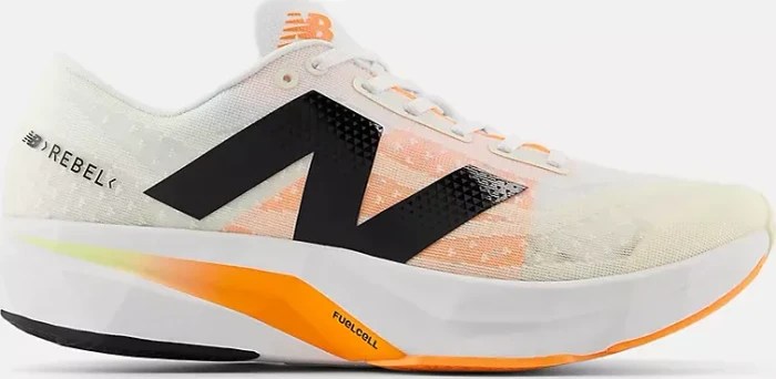 New Balance FuelCell Rebel v4 white/angora/hot mango (Herren)