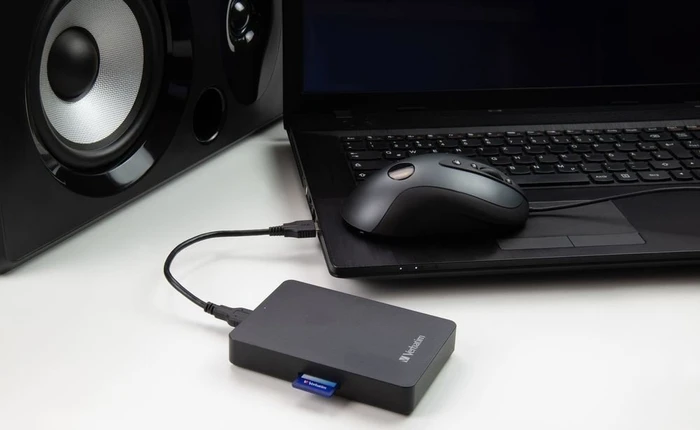 Verbatim Store 'n' Go Portable HDD 1TB mit SD-Kartenleser + 16GB SD-Karte, USB 3.0