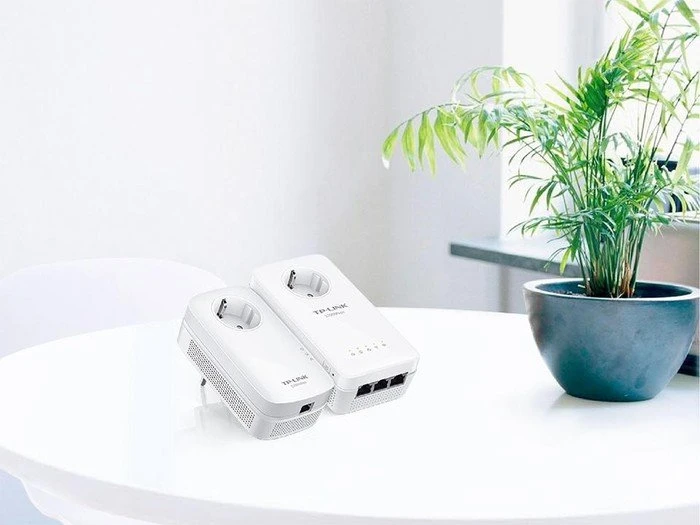 TP-Link AV1200 Gigabit Passthrough Powerline ac Wi-Fi Kit, Powerline/WLAN-Access Point und Powerline-Adapter Set, 2er-Bundle