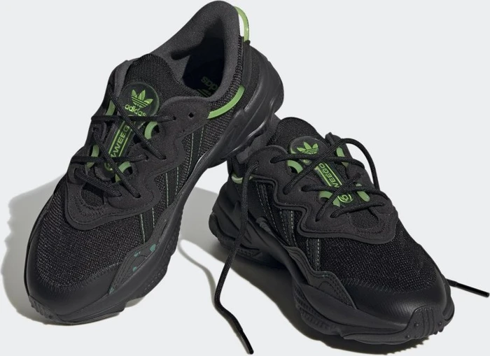 adidas OZWEEGO core black/solar green (Junior)