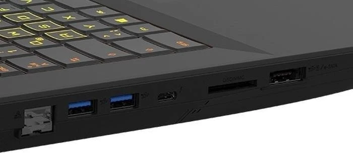 Schenker XMG U706-6uh, Core i7-6700, 16GB RAM, 250GB SSD, GeForce GTX 980M, DE