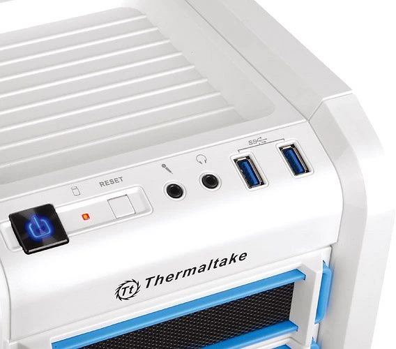 Thermaltake Chaser A31 Snow Edition, Acrylfenster