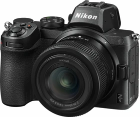 Nikon Z 5 mit Objektiv Z 24-50mm 4.0-6.3