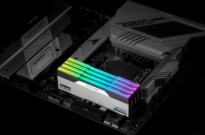 Klevv Cras V RGB ROG Certified weiß/schwarz UDIMM 32GB Kit, DDR5-6200, CL32-38-38-78