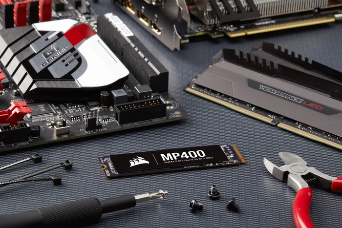 Corsair MP400 R2 4TB, M.2 2280 / M-Key / PCIe 3.0 x4