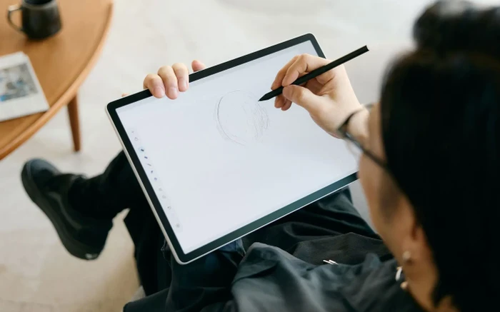 Wacom MovinkPad Pro 14, hellgrau, Snapdragon 8s Gen 3, 12GB RAM, 256GB Flash