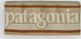 Patagonia Powder Town Stirnband hut tripper logo: weathered stone