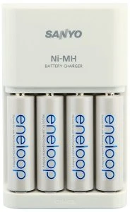 Panasonic eneloop (Gen 2) MQR06 Schnellladegerät inkl. 4x eneloop new Mignon AA NiMH Akkus 2000mAh