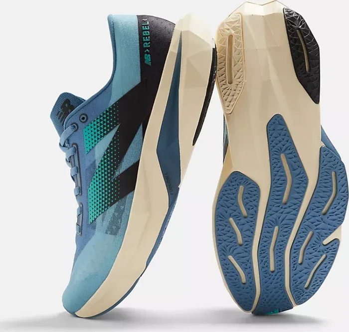 New Balance FuelCell Rebel v4 heron blue/chrome blue/black (Herren)