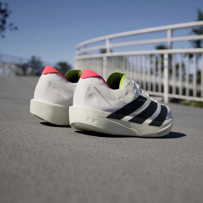 adidas Adizero Takumi Sen 11 cloud white/core black/lucid red (Herren)