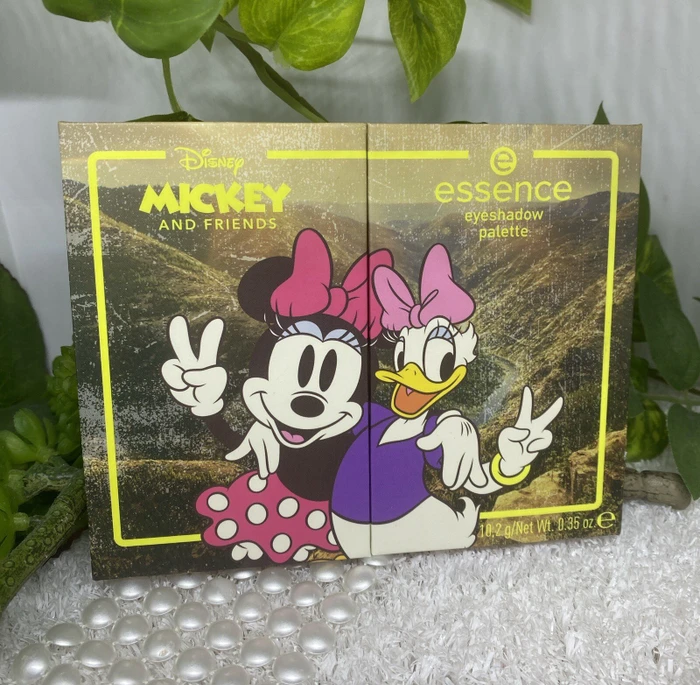 Essence Disney Mickey and Friends Lidschatten Palette imagination has no age
