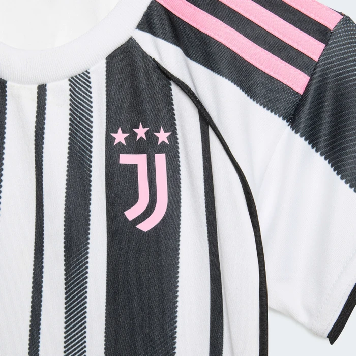 adidas Juventus Turin 2025/2026 Heimausrüstung schwarz/weiß (Junior)