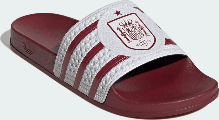 adidas Trefoil collegiate burgundy