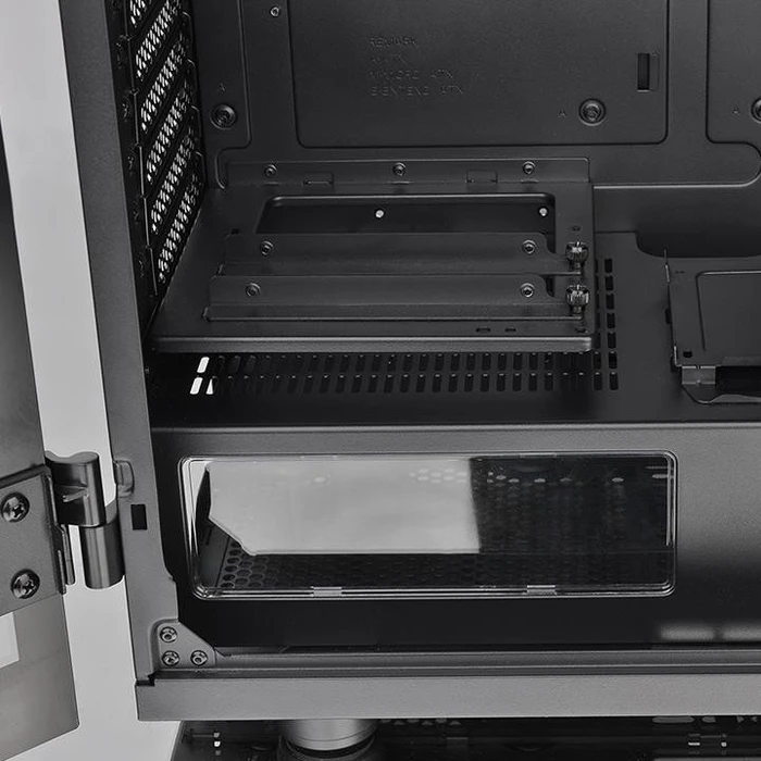 Thermaltake Level 20 GT, Glasfenster