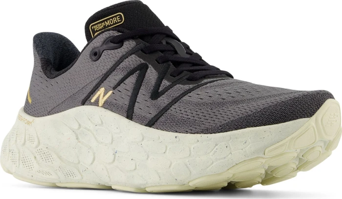 New Balance Fresh Foam X More v4 black/dolce/castlerock (Damen)