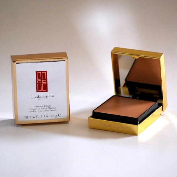 Elizabeth Arden Flawless Finish Sponge On Cream Makeup