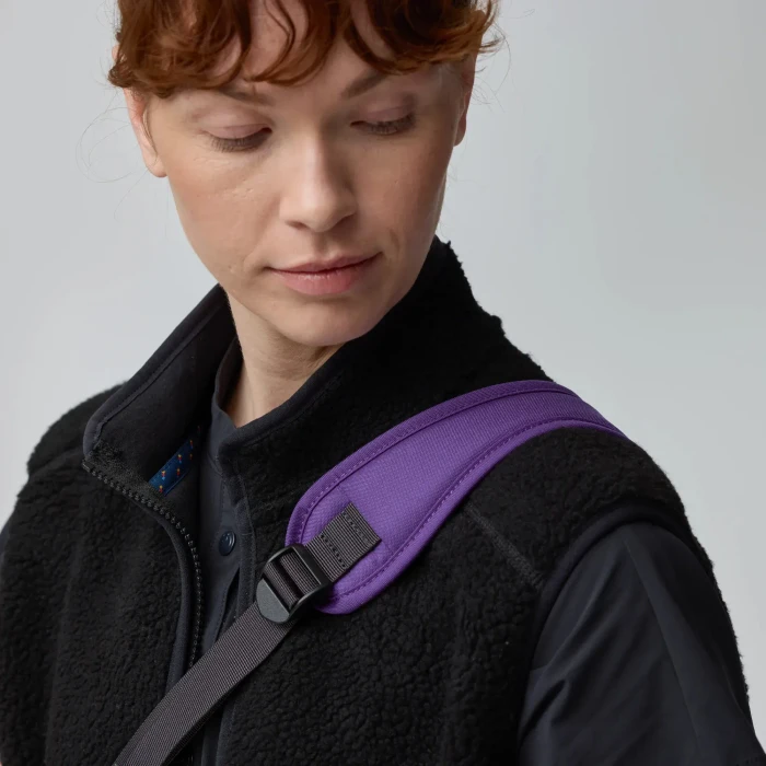 Fjällräven Vardag Shoulder Bag 6 Umhängetasche violette/coal black