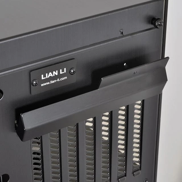 Lian Li PC-V33WX schwarz, Glasfenster