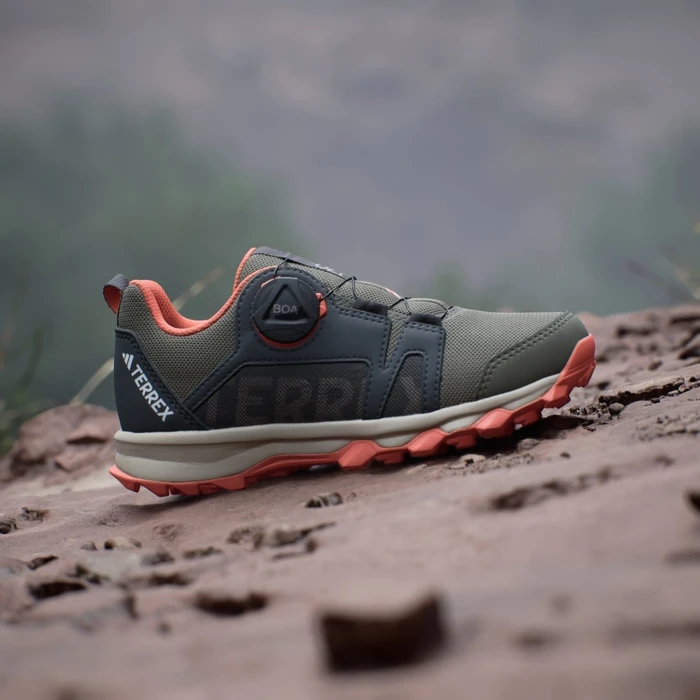 adidas Terrex Agravic BOA olive strata/wonder beige/semi impact orange (Junior)
