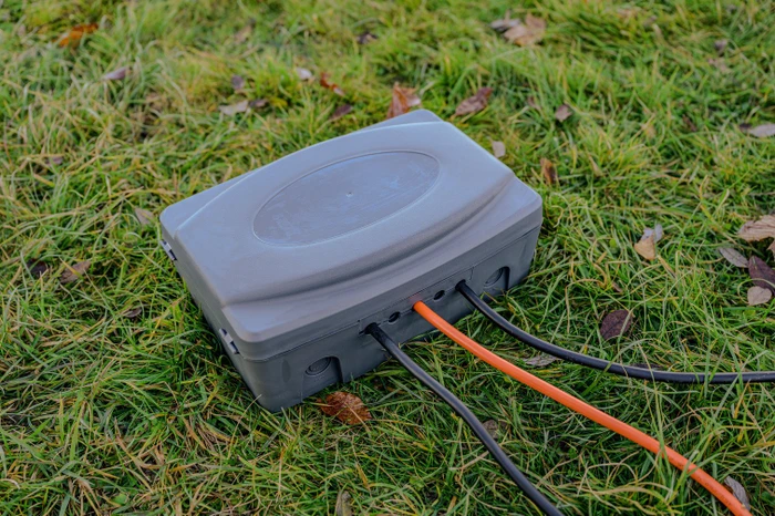 Brennenstuhl Wetterfeste Box für Außen zur sicheren Stromversorgung, schwarz