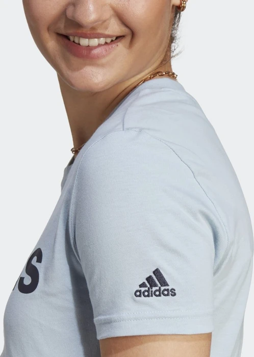 adidas Loungewear Essentials Slim Logo T-Shirt kurzarm wonder blue/legend ink (Damen)