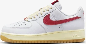 Nike Air Force 1 '07 white/alabaster/coconut milk/gym red (Damen)