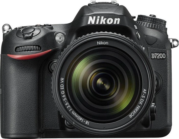 Nikon D7200 mit Objektiv AF-S DX 18-140mm 3.5-5.6 G ED VR