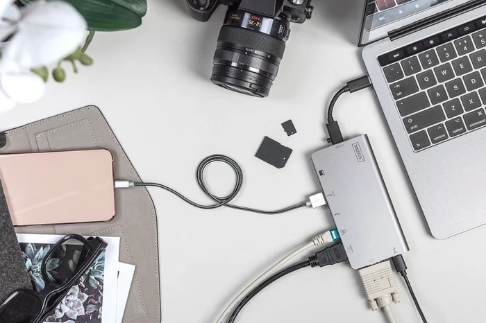 Digitus Multiport Travel Dock grau, USB-C 3.0 [Buchse]