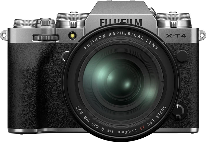 Fujifilm X-T4 silber mit Objektiv Fujinon XF 16-80mm 4.0 R OIS WR