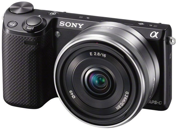 Sony Alpha NEX-5R schwarz mit Objektiv E PZ 16-50mm 3.5-5.6 OSS und E 55-210mm 4.5-6.3 OSS