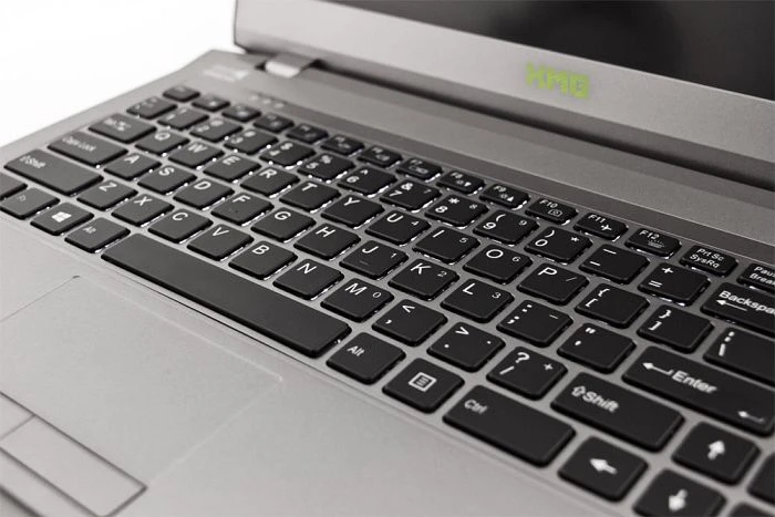 Schenker XMG P304-2OY, Core i7-4710MQ, 8GB RAM, 120GB SSD, 500GB HDD, GeForce GTX 860M, DE